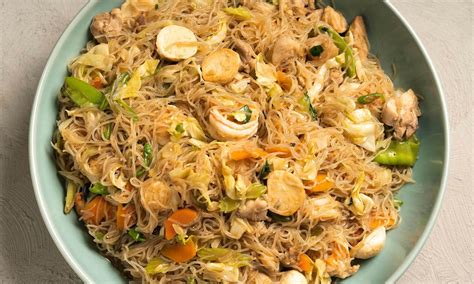 Pancit Bihon Recipe | Pepper.ph