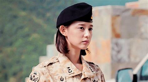 Kim Ji Won Shares What “Descendants of the Sun” Means to Her | Kim ji won, Song hye kyo, Kim