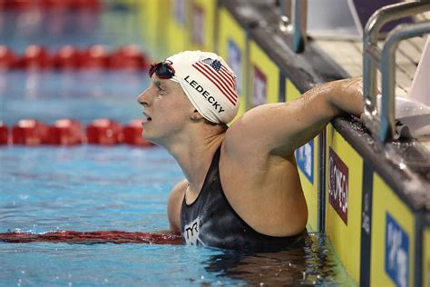 Katie Ledecky breaks the 1500m world record