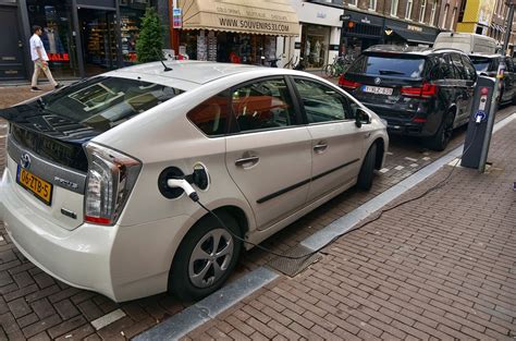 Prius Battery Replacement Cost ? Is It Worth The Cost?