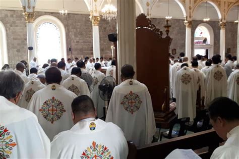 LOOK: 119 Bacolod priests renew vows of priesthood | ABS-CBN News