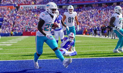 WATCH: Dolphins RB De’Von Achane scores 25-yard TD vs.…