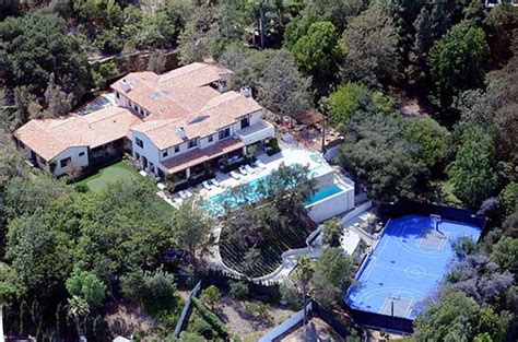 Justin Timberlake Has A Blue Basketball Court At His Hollywood Home 🏀 ...