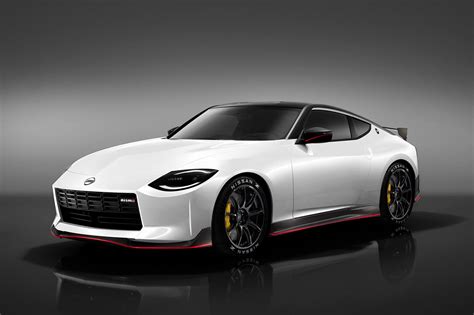 Nissan 400Z Nismo Looks Like an Accurate Retro-Carbon Mix - autoevolution