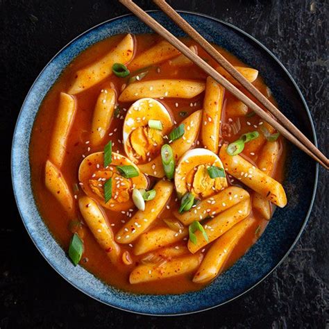 Tteokbokki is a popular street food dish in Korea. This tteokbokki recipe features Korean chilli ...