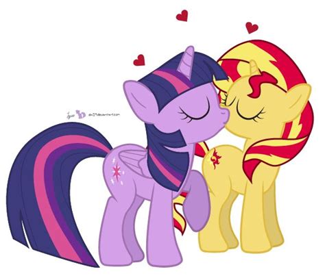 Sunset Shimmer And Twilight Sparkle Kiss