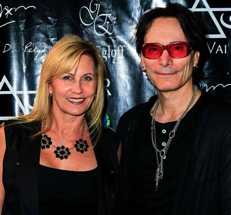 Steve Vai is Married to Wife: Pia Maiocco – wifebio.com