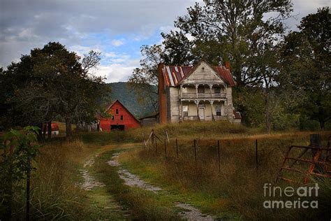 The Old Homestead Photograph by T Lowry Wilson - Fine Art America