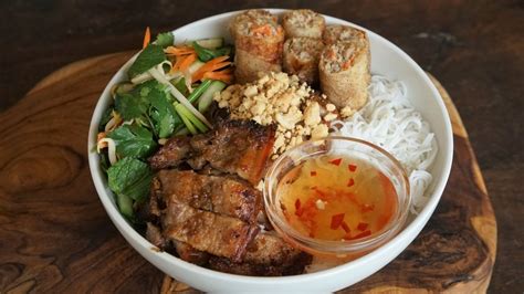 Bún Thịt Nướng Recipe (Vietnamese Grilled Pork & Rice Noodles)