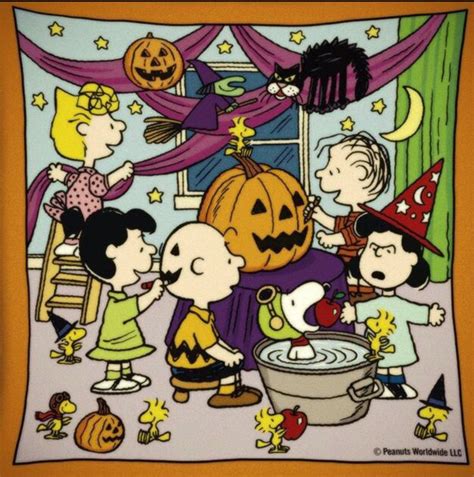 Pin by M on スヌーピー | Snoopy halloween, Charlie brown halloween, Snoopy