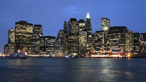 File:Lower Manhattan by night.jpg - Wikimedia Commons