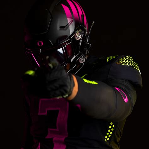 Oregon Football 'Stomp Out Cancer' Uniform — UNISWAG