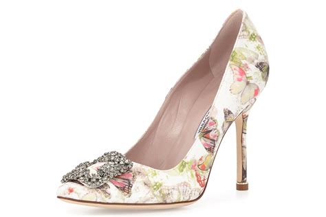 [PHOTOS] Neiman Marcus Holiday Shoe Collection – Footwear News