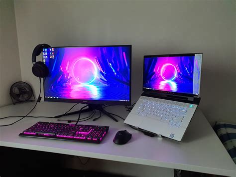 My current setup as a massive gaming laptop enthousiast! (by the way, are there any 15" or ...