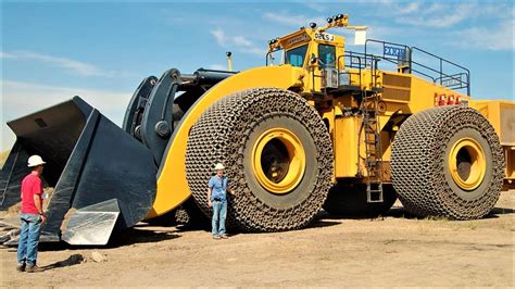 Top 8 Earthmovers and Bulldozers used by Militaries around the World ...