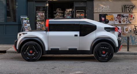 Citroen unveiled the Oli, a lightweight EV(Electric Vehicle) pickup ...