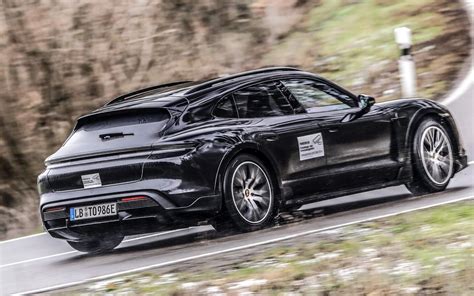 Porsche Taycan Cross Turismo: versão SUV elétrica em testes de estrada