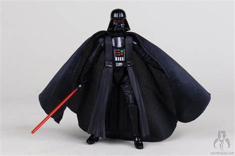 REVIEW AND PHOTO GALLERY: Star Wars Vintage Collection VC178 - Darth Vader - VC178 2020