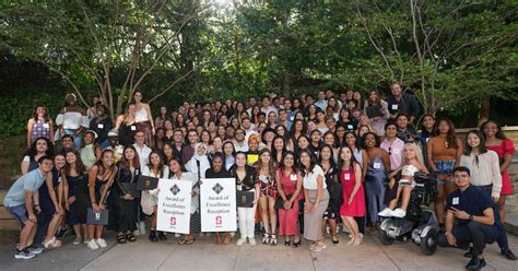 Undergraduate Awards | Stanford Alumni Association