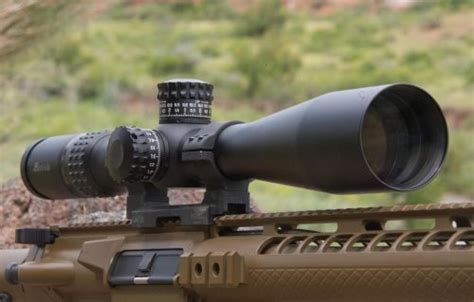 8 Best Long Range Scopes for Hunting & Tactical Shooting