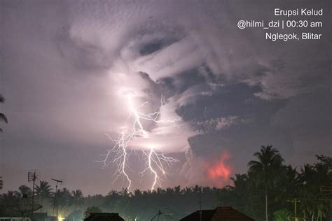 Gambar Gunung Kelud Sebelum dan Sesudah Meletus Hingga Saat Ini ...