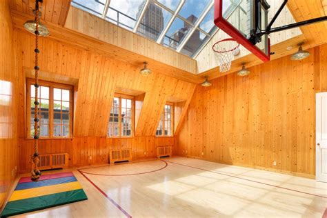 New York house has indoor basketball court