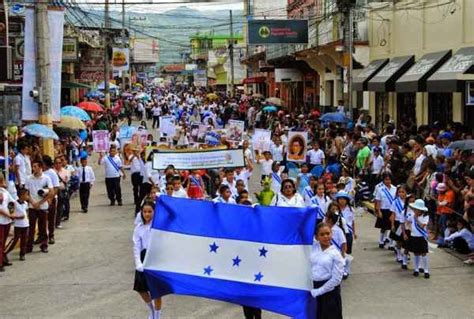 Honduras-Independence-parade.jpg (600×404) | Parades, Independence ...