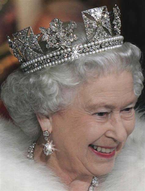 Queen Elizabeth II looking wonderful wearing The George IV Diamond Diadem on her way to ...