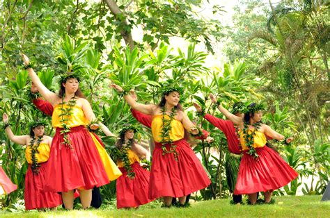 The difference between the hula and Tahitian Dance | Tahiti dance online