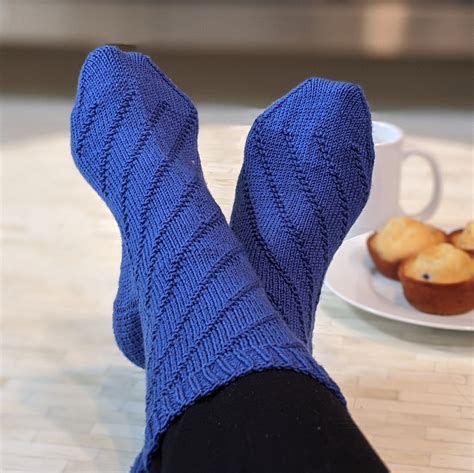 Free Pattern for Easy Knit Spiral Socks — Knit Paint Sew | Sock knitting patterns, Knitting ...