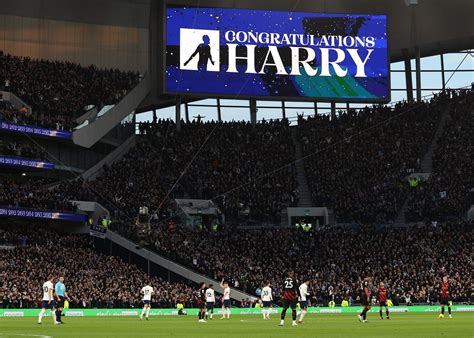 Harry Kane clinches goal-scoring record in Manchester City win - Vital ...