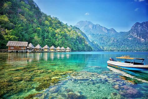 15 Destinasi Wisata Di Ambon Dan Sekitarnya Yang Sangat Fenomenal