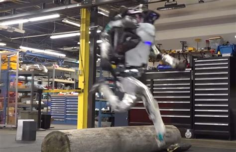 Parkour Atlas robot | WordlessTech