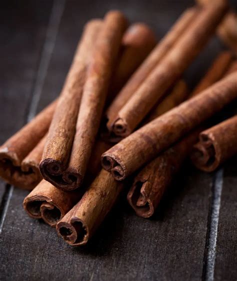 CINNAMON ROLL | Indian Spices & Masala Manufacturers | Bulk Whole Spices Exporters in India ...