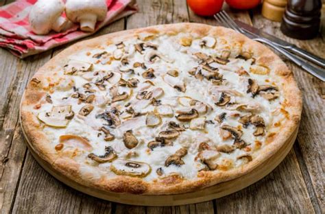 31 Best Mushroom Pizza Recipes to Try Tonight