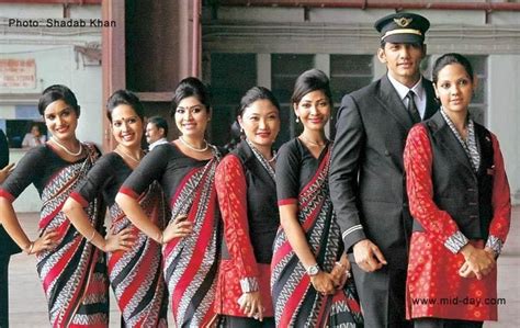 Air India Crew (con imágenes) | Auxiliar de vuelo, Uniformes, Vuelo