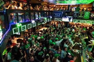 The Best Boston Sports Bars for Watching the Playoffs