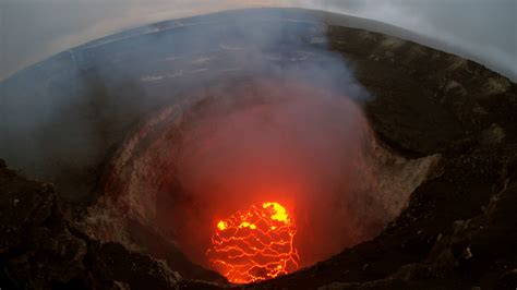 Hawaii Kīlauea Volcano Live Cams Show Glowing Lava As It Erupts - Newsweek