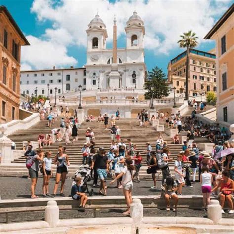 Classic Walking Tour of Rome's beautiful neighborhoods - Romeing Shop