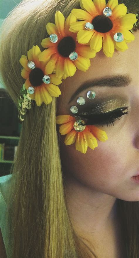 Sunflower makeup inspired by the #DreamInJade Sunflower plunge bra ...