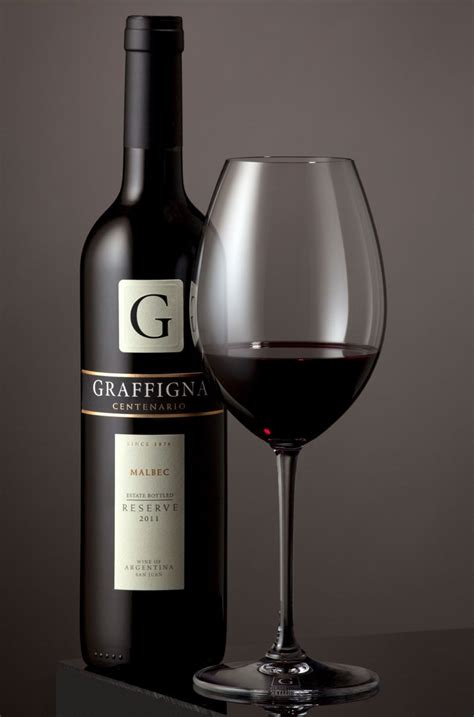 Does Argentine Malbec Deserve Its Own Glass?: Elin McCoy | Malbec wine, Wine drinks, Wine bottle ...