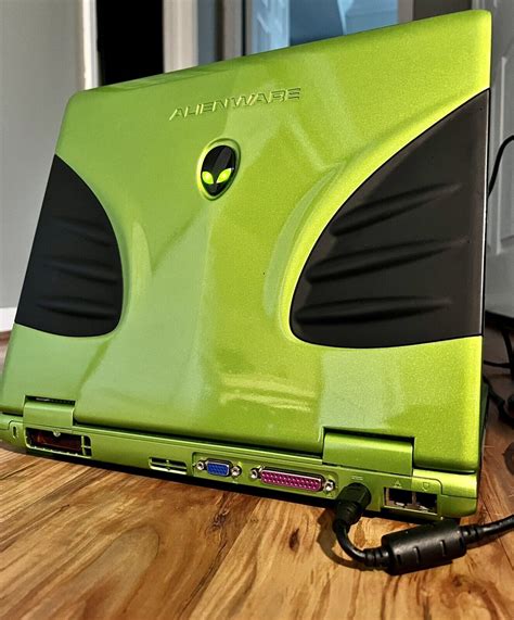 Vintage Alienware Area 51 766 In Cyborg Green RARE 🔥👽🛸 for Sale ...