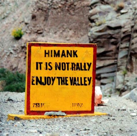 Warning Road Signs in India (30 pics)