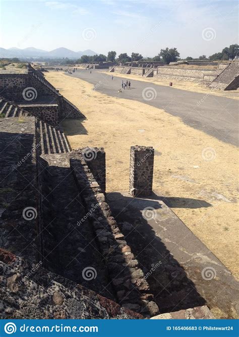 The Avenue of the Dead at Teotihuacan Stock Image - Image of mountains ...