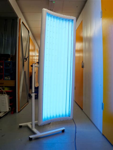 9 Lamp UVB Narrowband Phototherapy Unit - Fitted with 9 x 6ft Philips TL 100W/01 UVB (17% ...