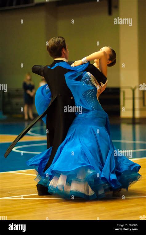 Couple Salsa Dancing Stock Photos & Couple Salsa Dancing Stock Images - Alamy