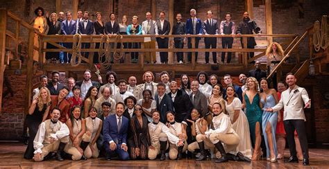 „HAMILTON – Das Musical“ feiert erfolgreiche Premiere in Hamburg