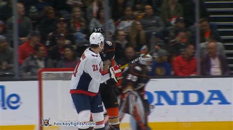 Garnet Hathaway vs. Erik Gudbranson, December 06, 2019 - Washington Capitals vs. Anaheim Ducks