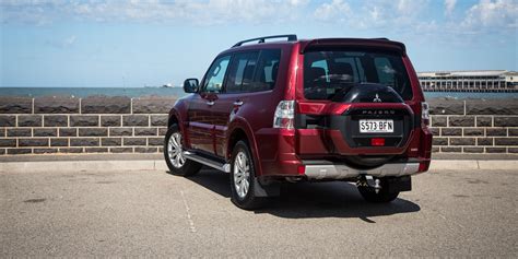 2016 Mitsubishi Pajero GLS Review | CarAdvice