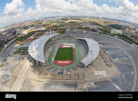 Ataturk olympic stadium immagini e fotografie stock ad alta risoluzione ...